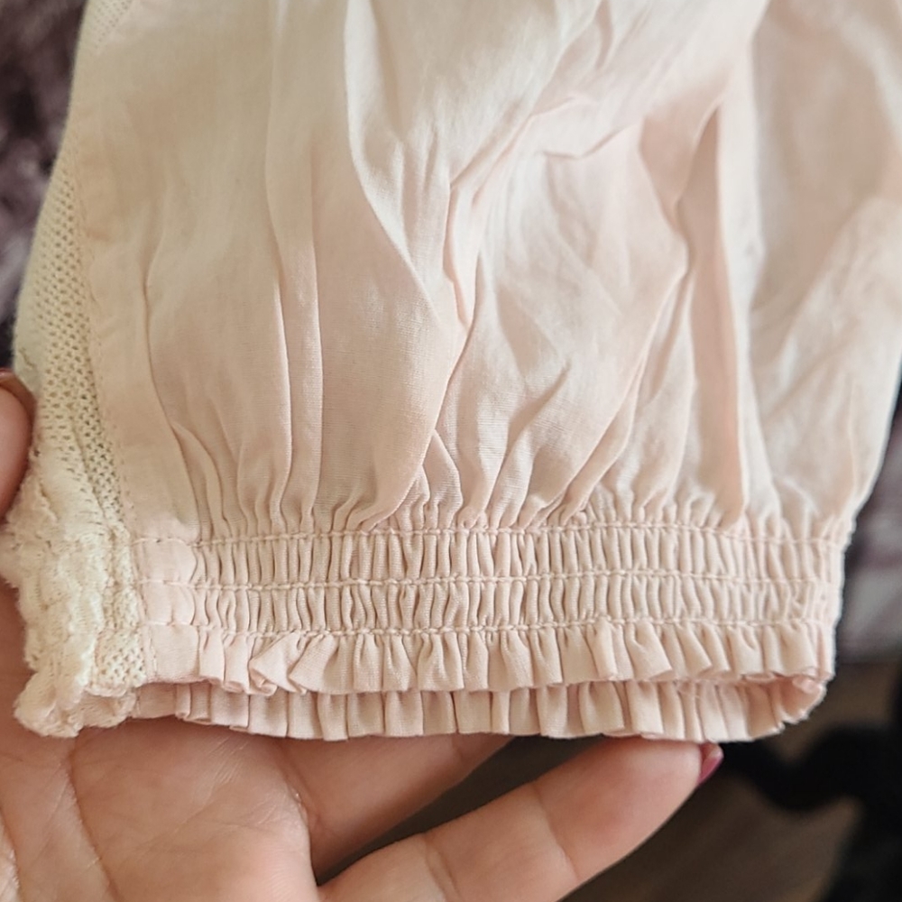 New levis blouse ๐ - Picture 5 of 6